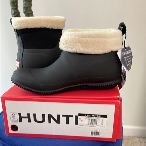 Hunter Women's In/Out Insulated Faux Shearling Boots size 8 - Picture 1 of 7